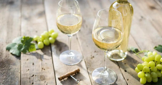 vin-blanc-le-guide-la-cave-éclairée